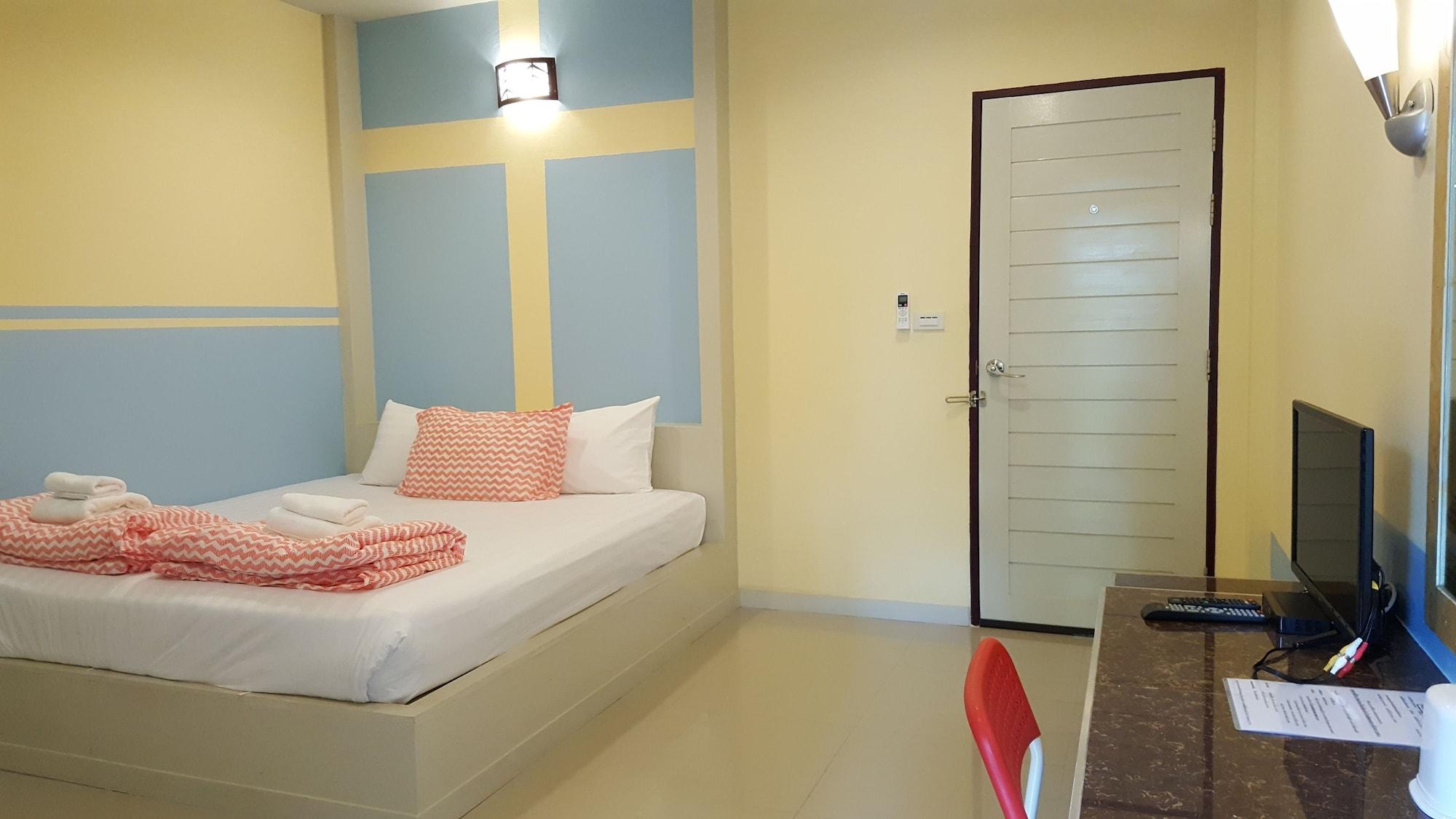 Juntima Place At Amphawa Luaran gambar