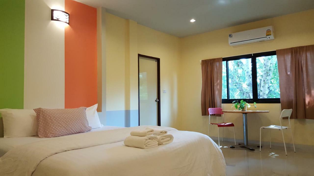 Juntima Place At Amphawa Luaran gambar